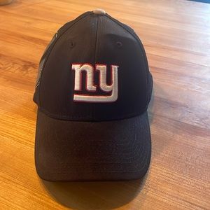 Calling all Giants fans!! Heres a Reebok NFL Giants hat